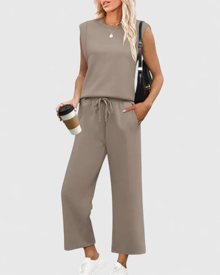 Mukava kaksiosainen setti