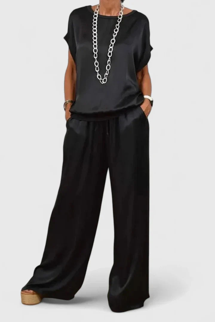 Mukava kaksiosainen setti