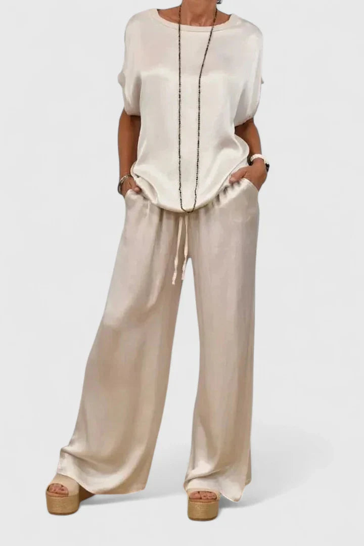 Mukava kaksiosainen setti