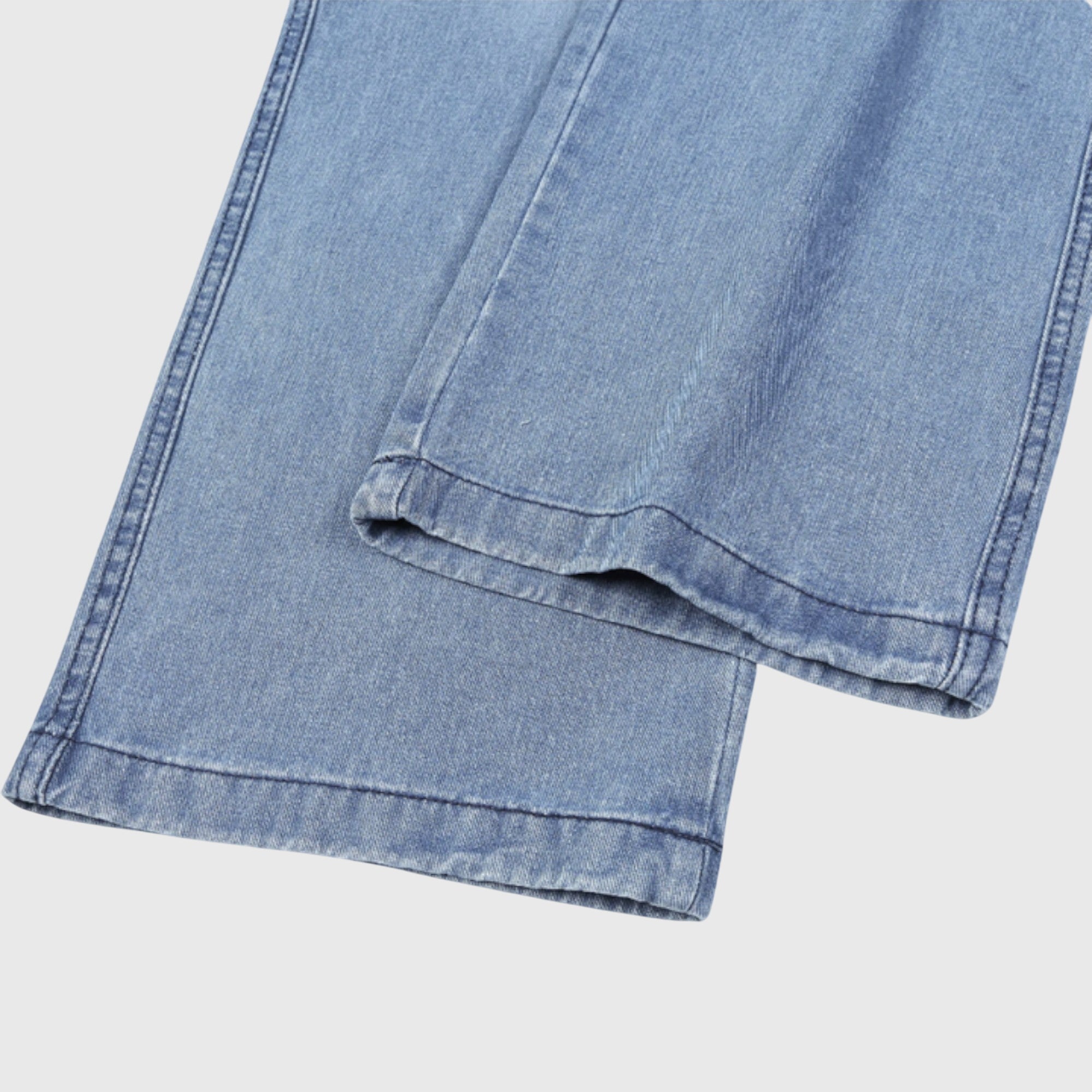 Baggy-housut naisille