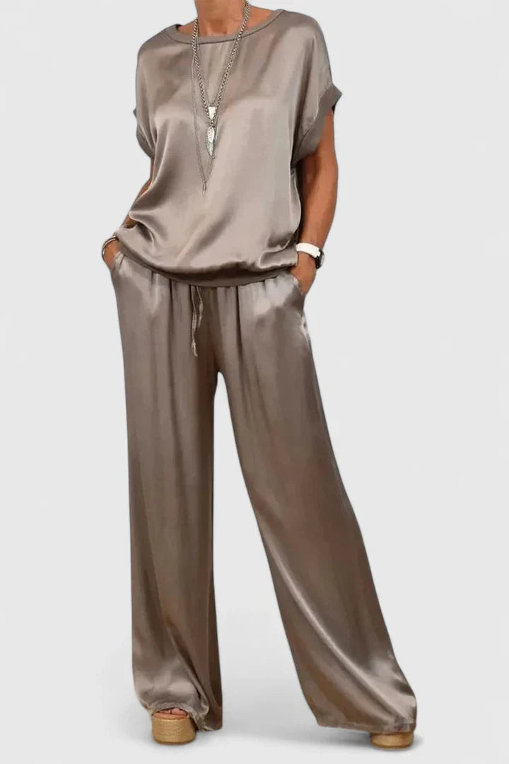 Mukava kaksiosainen setti