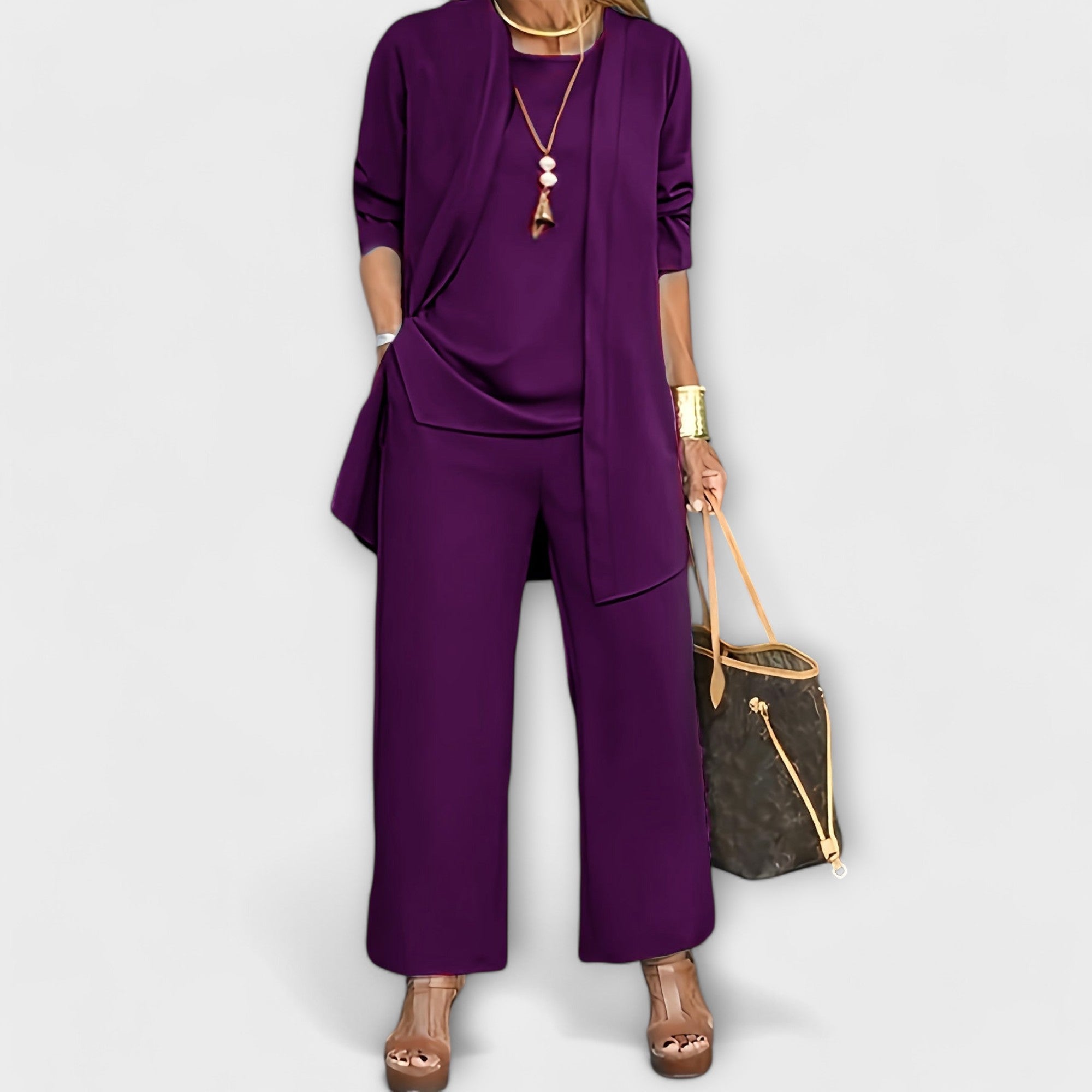 Tyylikäs kolmeosainen setti