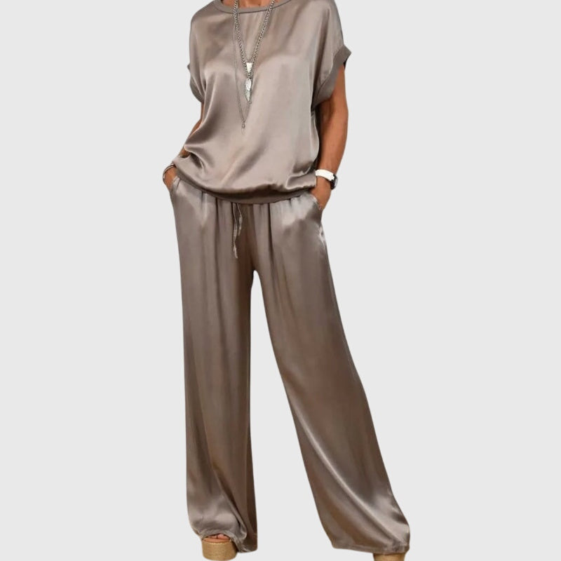 Elegantti kaksiosainen setti