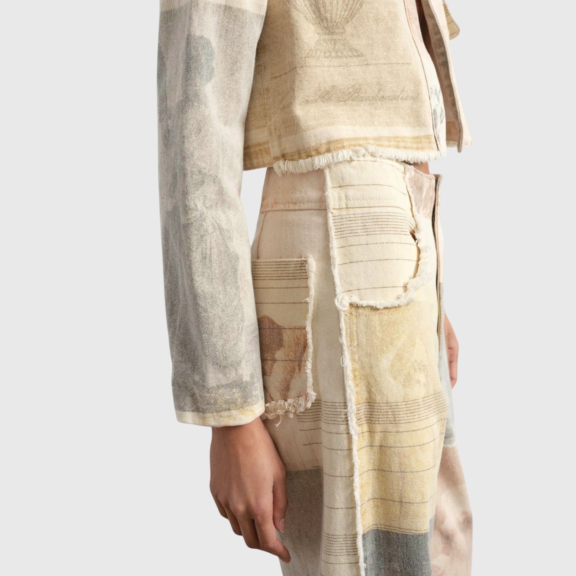 Leveälahkeiset farkut