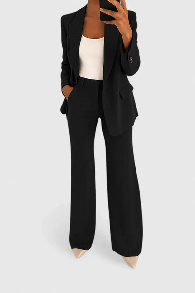 Elegantti kaksiosainen puku