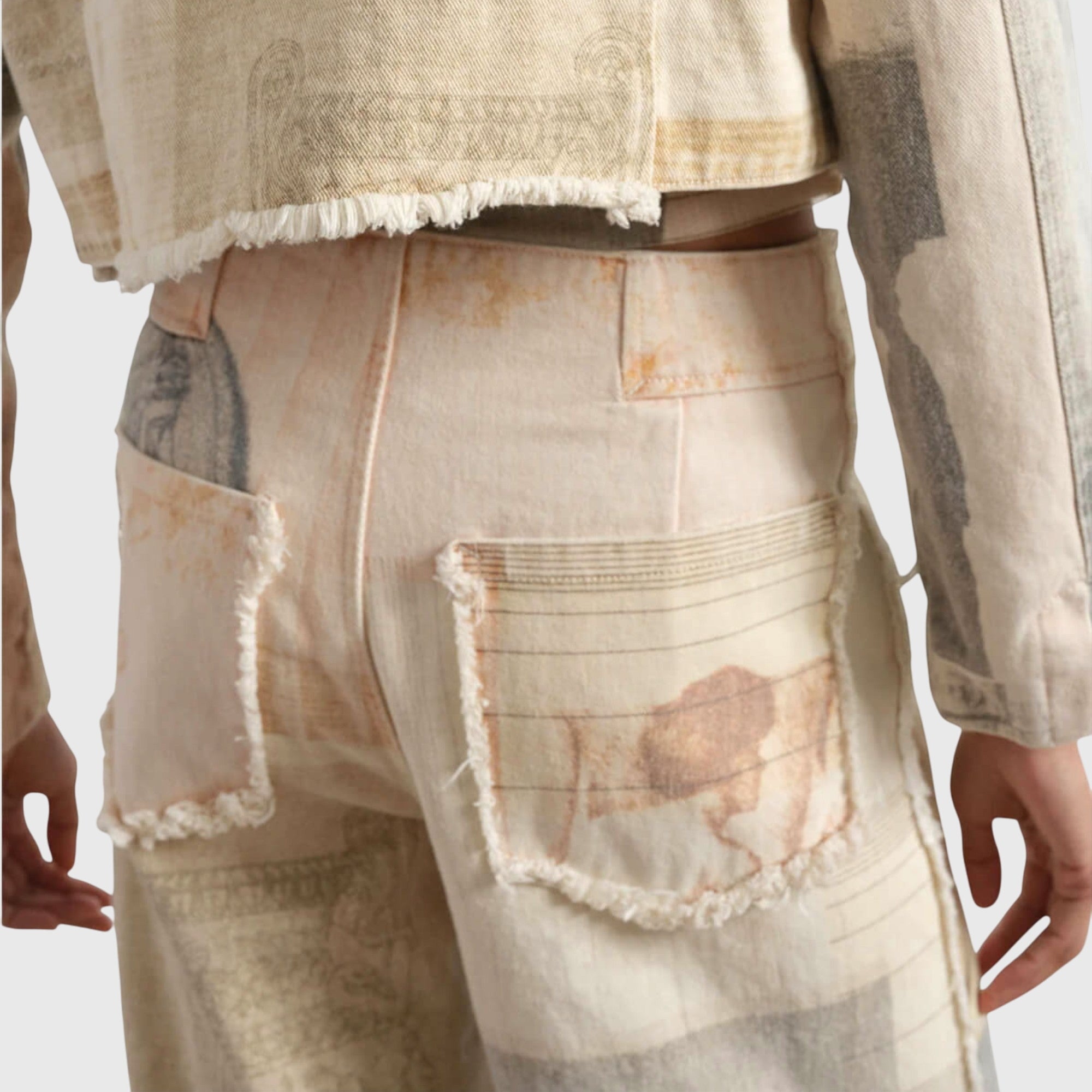 Leveälahkeiset farkut